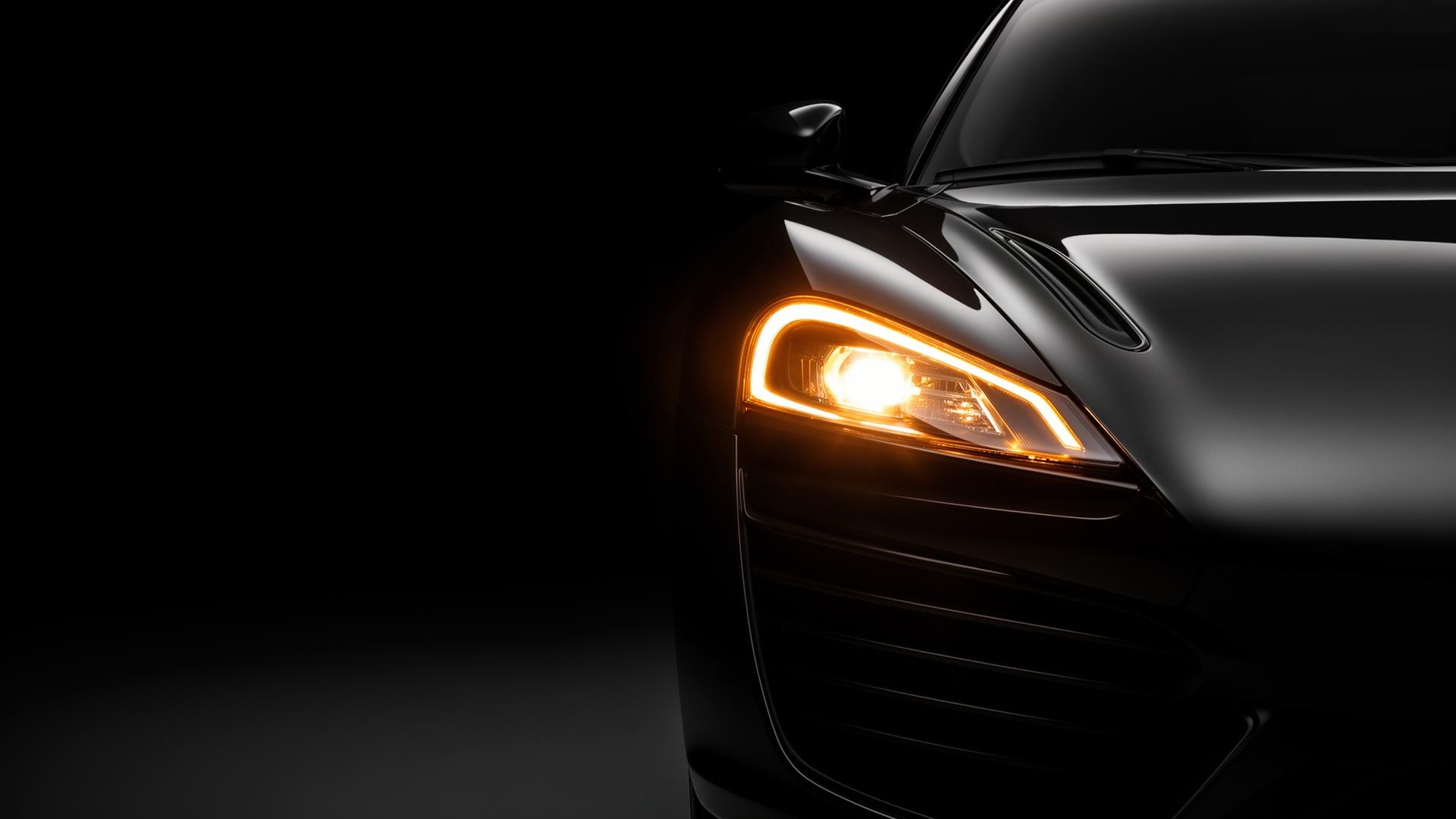 Detalhe premium de farol automotivo